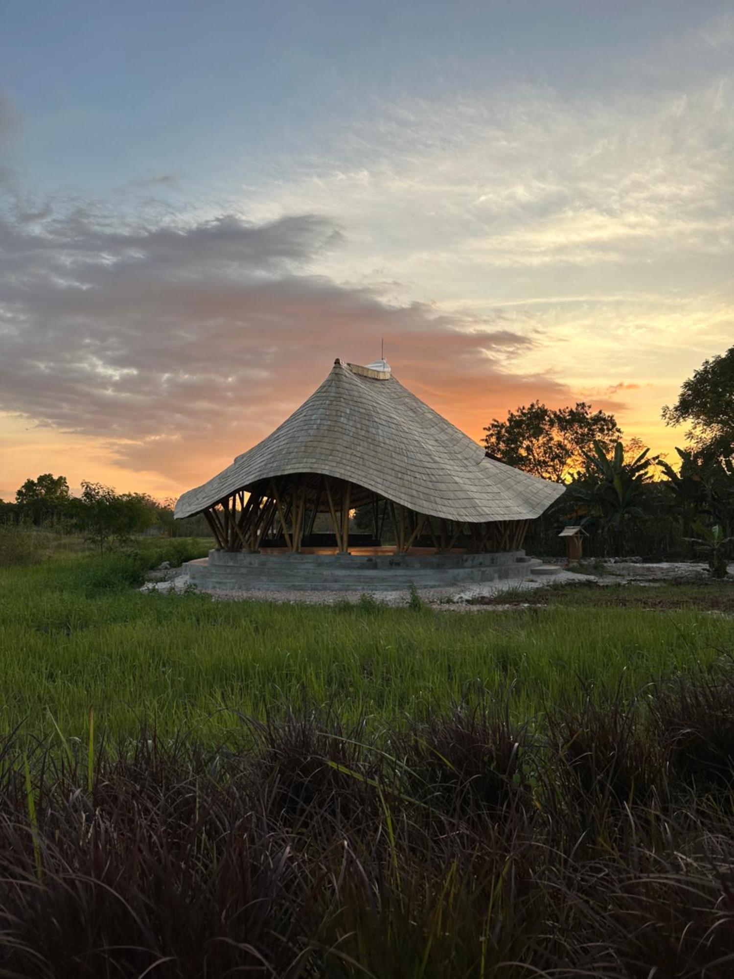 Maringi Sumba By The Sumba Hospitality Foundation Waikelo Exterior photo